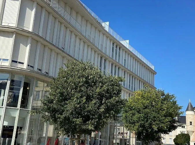 1bispoitiers 別荘 *