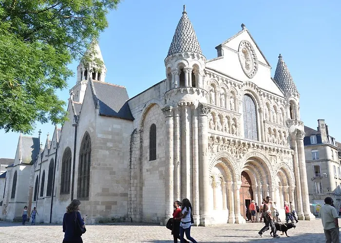 1Bispoitiers * Poitiers